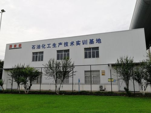 服務(wù)地方發(fā)展,提升職教服務(wù)產(chǎn)業(yè) 硬 實(shí)力